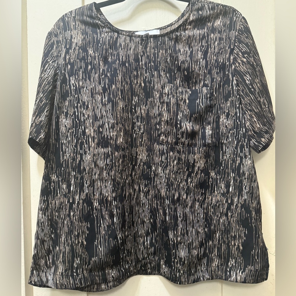 Black and Beige Patterned Short-Sleeve Top